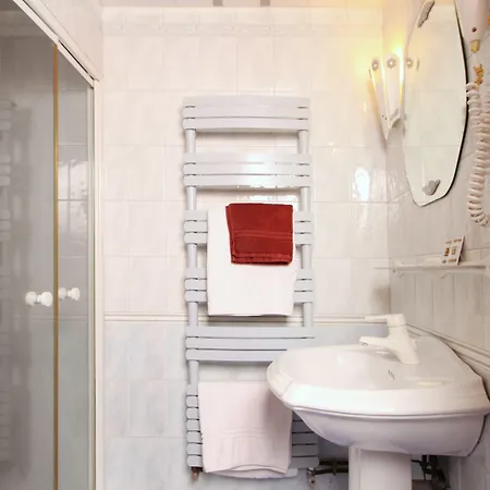 Marignan Hotel *